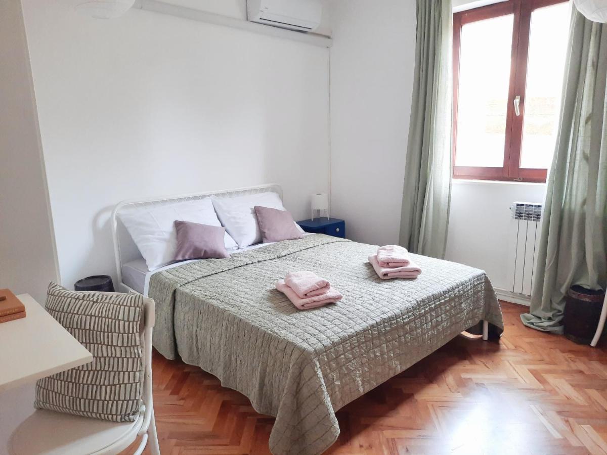 Apartment Nino In Pula Exterior photo